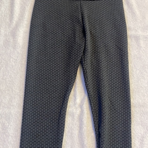 Polyester new tags leggings gray & black women pre-owned - Picture 3 of 6